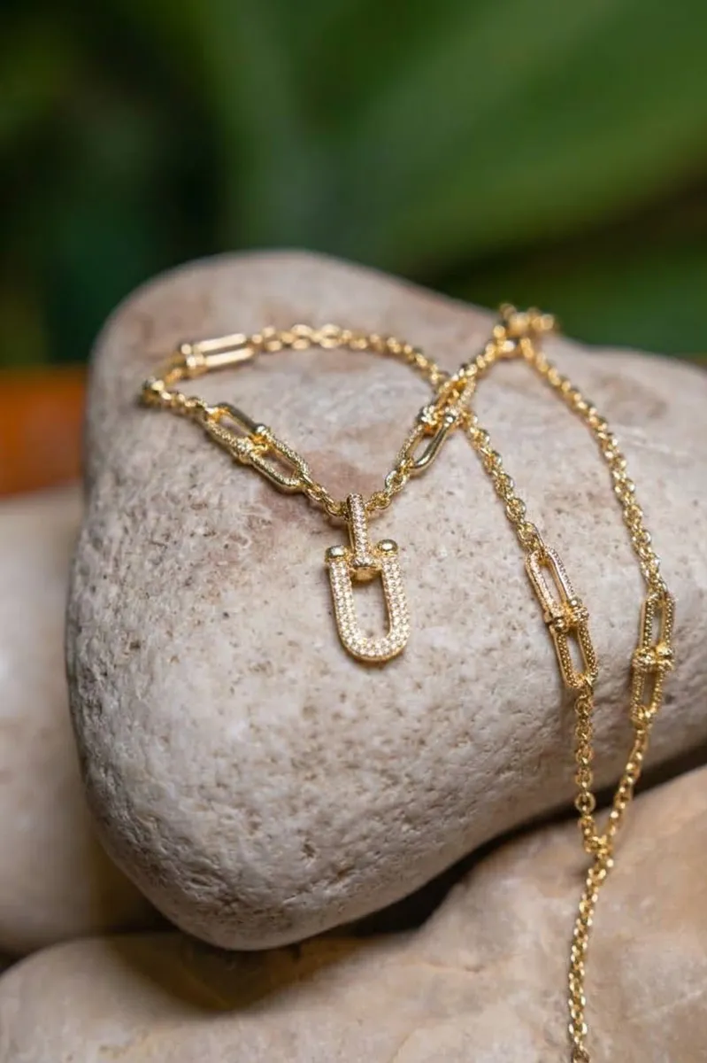 Stride Necklace
